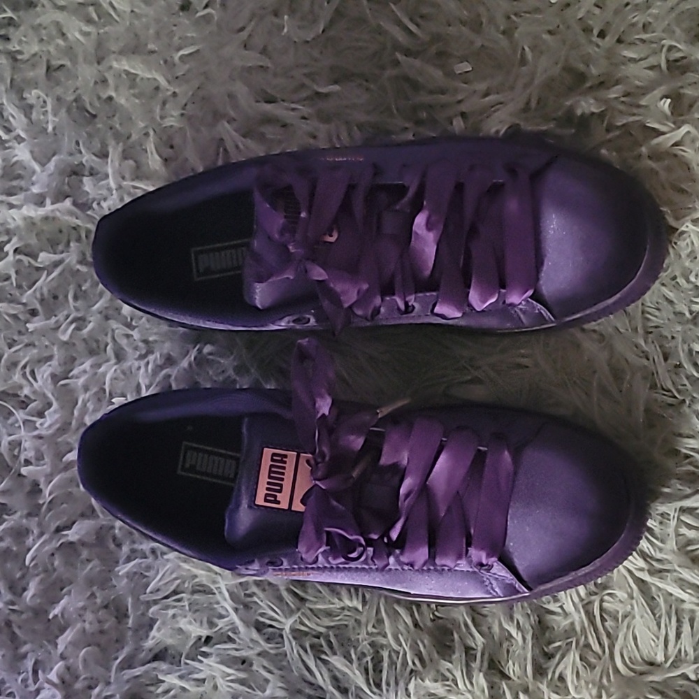 Brand new purple pumas size 6c